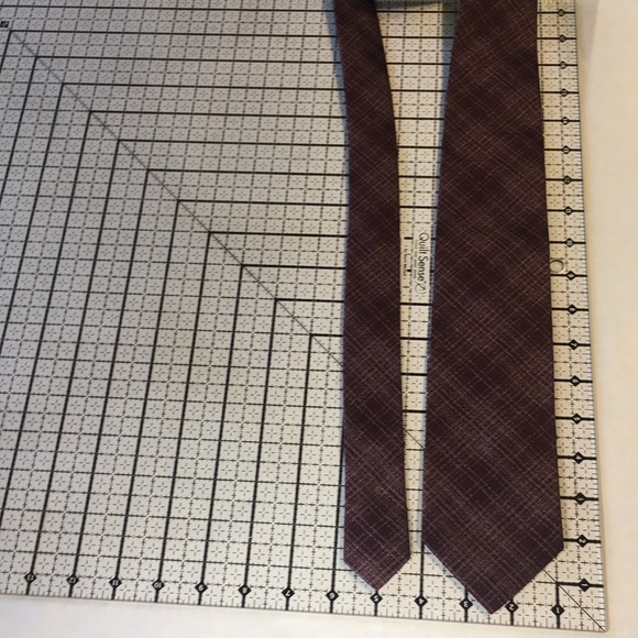 Blick - Maroon two tone plaid, silk modern tie. LIKE NEW - Picture 2 of 10